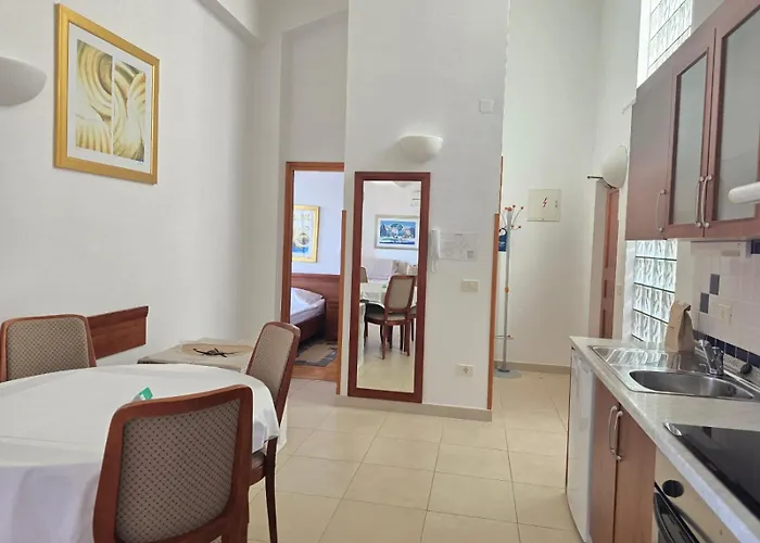 Adria Vista Losinj 아파트 베리로신즈