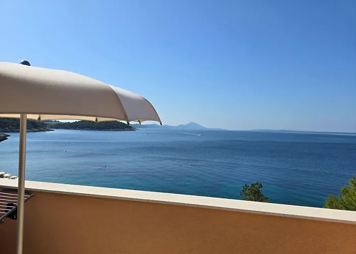 Adria Vista Losinj 아파트 *
