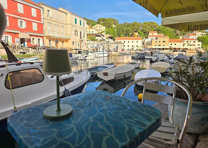Adria Vista Losinj 아파트 *
