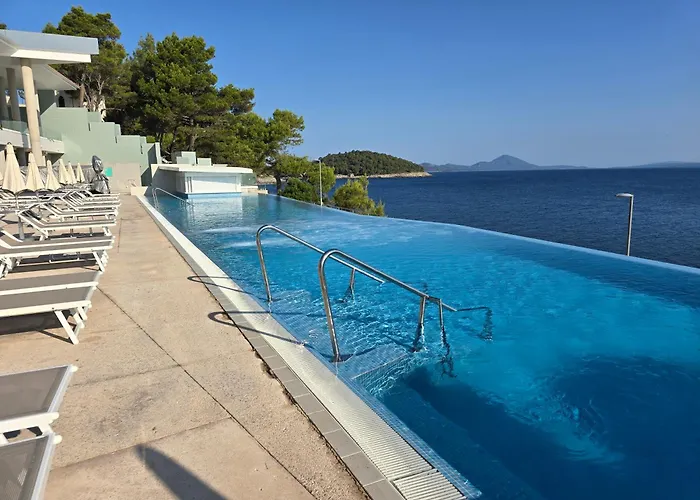 Adria Vista Losinj 베리로신즈
